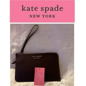 🧑‍🎄 KATE SPADE Chocolate Staci Medium L-zip Wristlet NWT $119